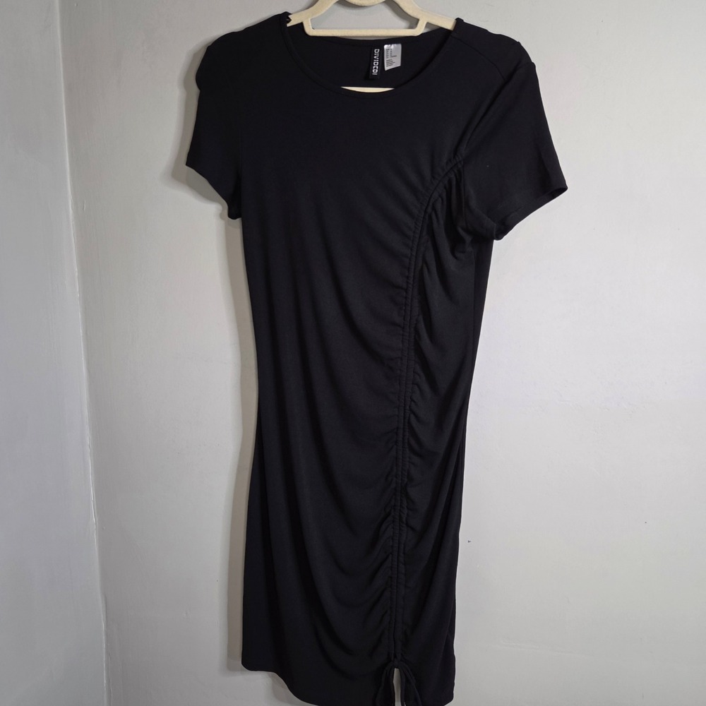 H&M Divided Side Ruched Bodycon Dress Black Ribbed Short Sleeve Mini LBD